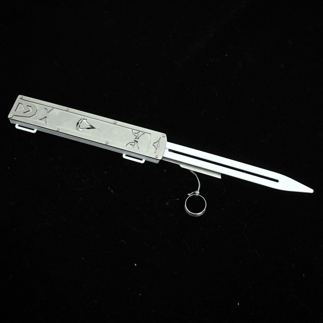 Assassin’s Creed Hidden Blade Cosplay Props: How to Choose the Right One