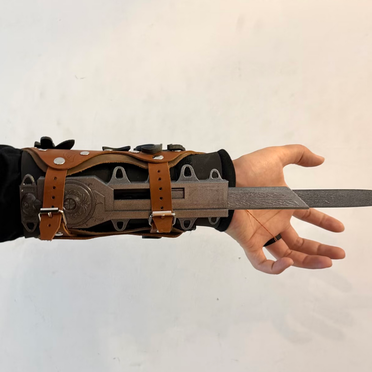 Realhiddenblade Ezio Bracer Arm Guard - Cosplay Accessory - cosplay prop