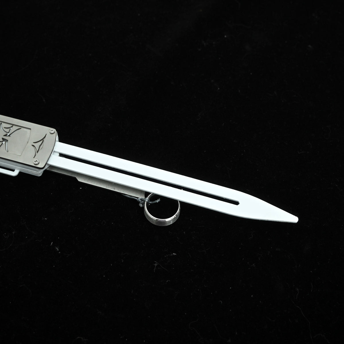 Realhiddenblade Altaïr Hidden Blade - Handmade Plastic Prop - cosplay prop