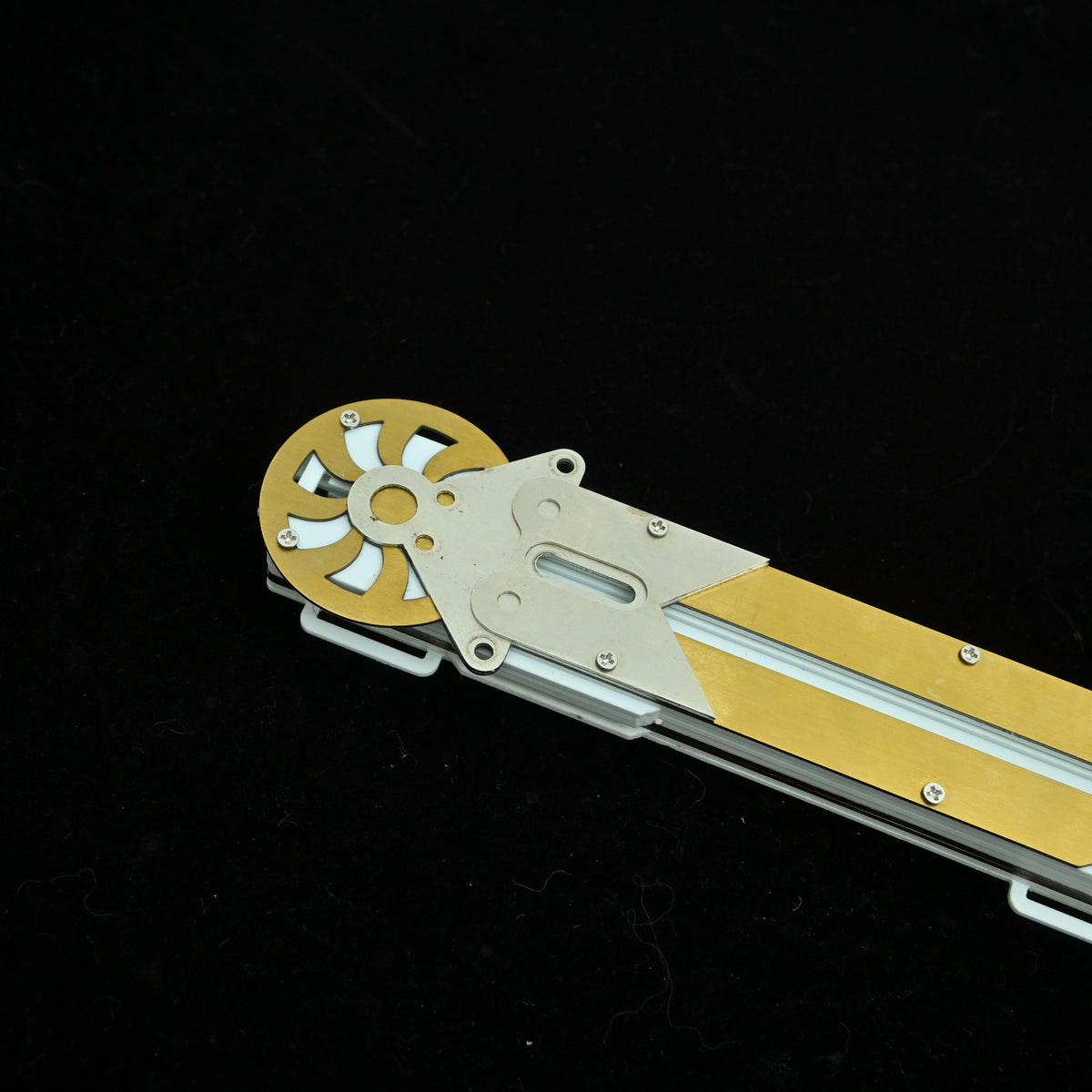 Realhiddenblade Syndicate Hidden Blade - Plastic Cosplay Prop - cosplay prop